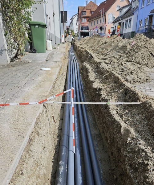 Ein Graben mit Rohre - AngelBau Tiefbau